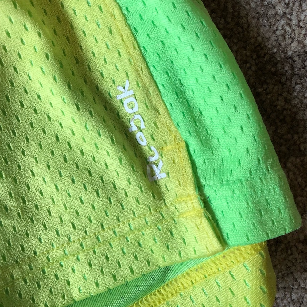 Shorts - Picture 2 of 3